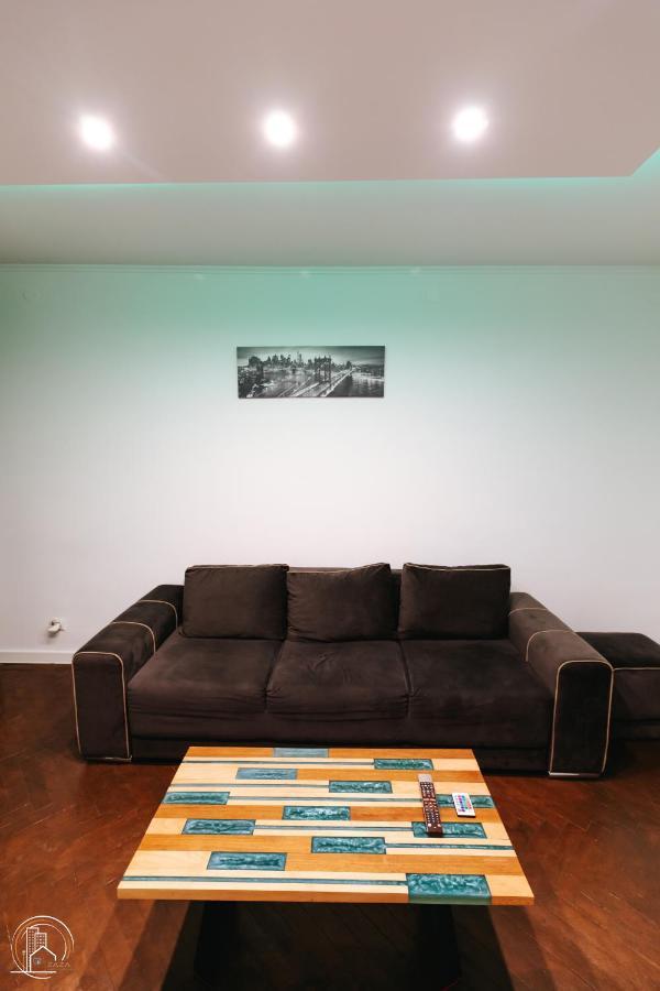 Zaza Apartament - Central Area, With Balcony Târgu Jiu Eksteriør bilde
