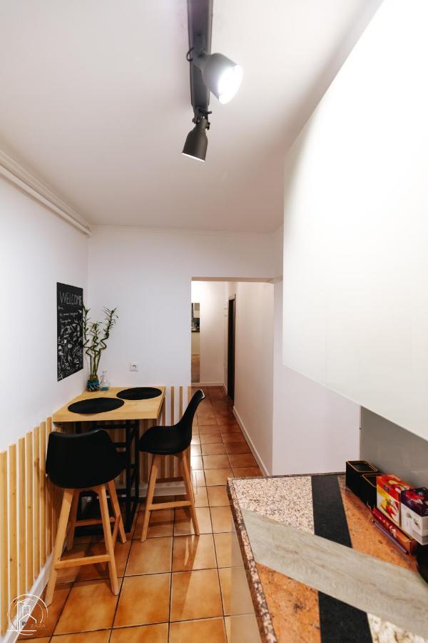 Zaza Apartament - Central Area, With Balcony Târgu Jiu Eksteriør bilde